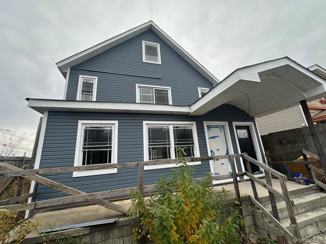 Exterior, Facade, Queen Anne Victorian
