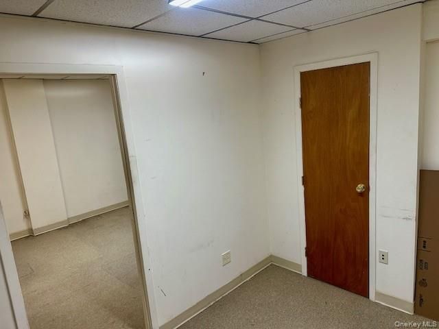 Empty room, Interior