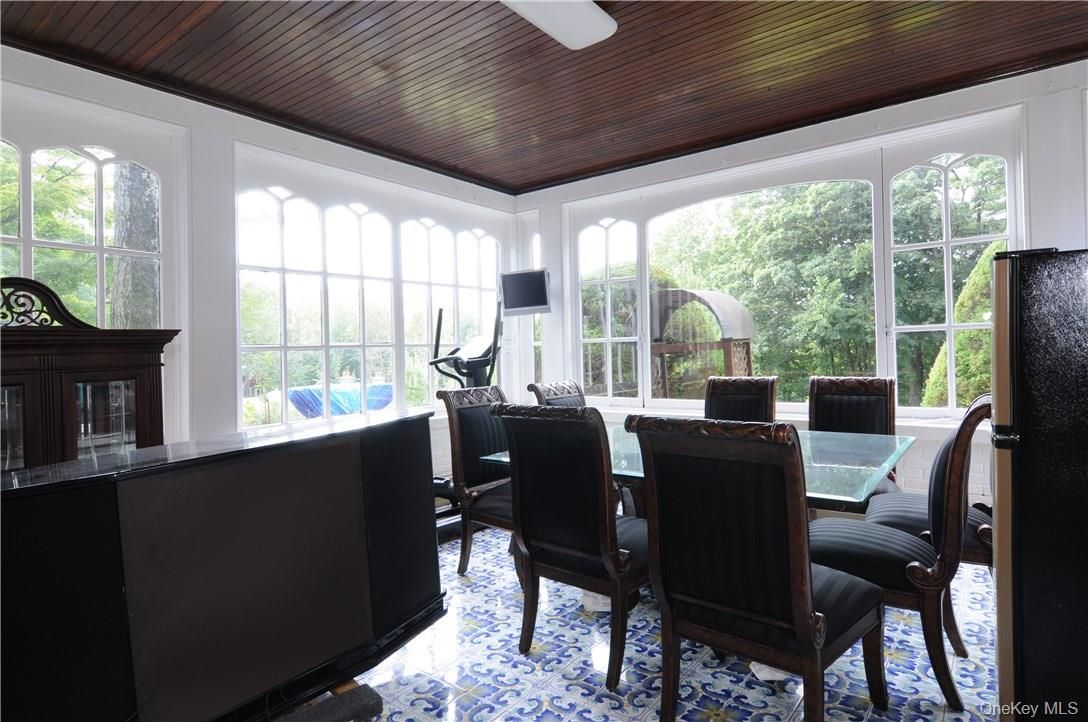 Dining room, Interior, Sun Room, Wooden Ceilings