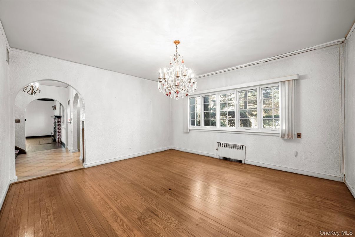 Chandelier, Empty room, Interior, Wood Texture Flooring