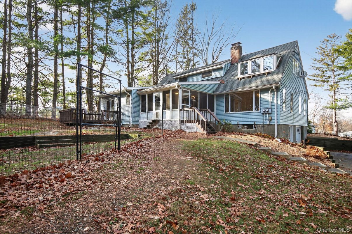 Backyard, Exterior, Facade, Cape Cod