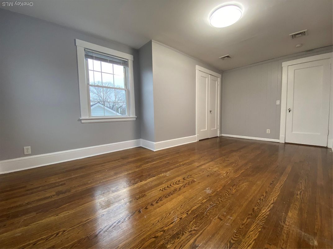 Empty room, Interior, Wooden Ceilings