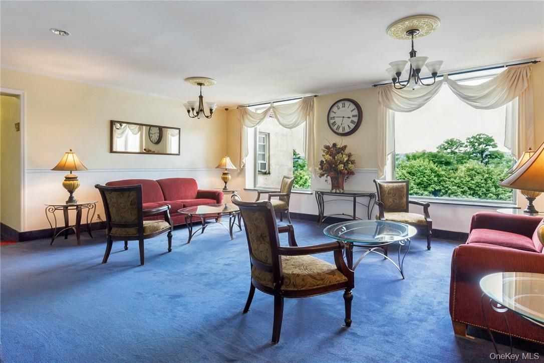 Chandelier, Dining room, Interior, Living room