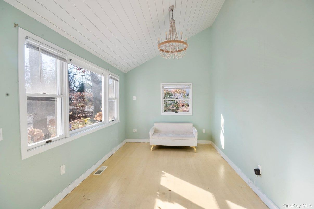 Interior, Pendant Lights, Wood Texture Flooring