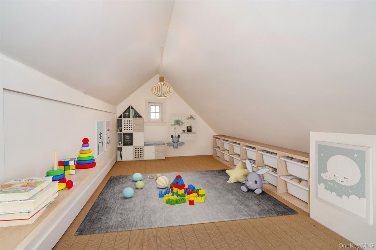 Interior, Pendant Lights, Wood Texture Flooring