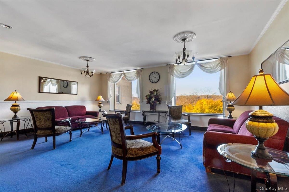 Chandelier, Interior, Living room