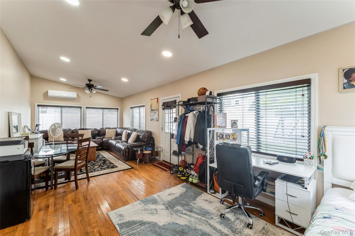 Home Office, Interior, Living room, Recessed Lighting, Wood Texture Flooring