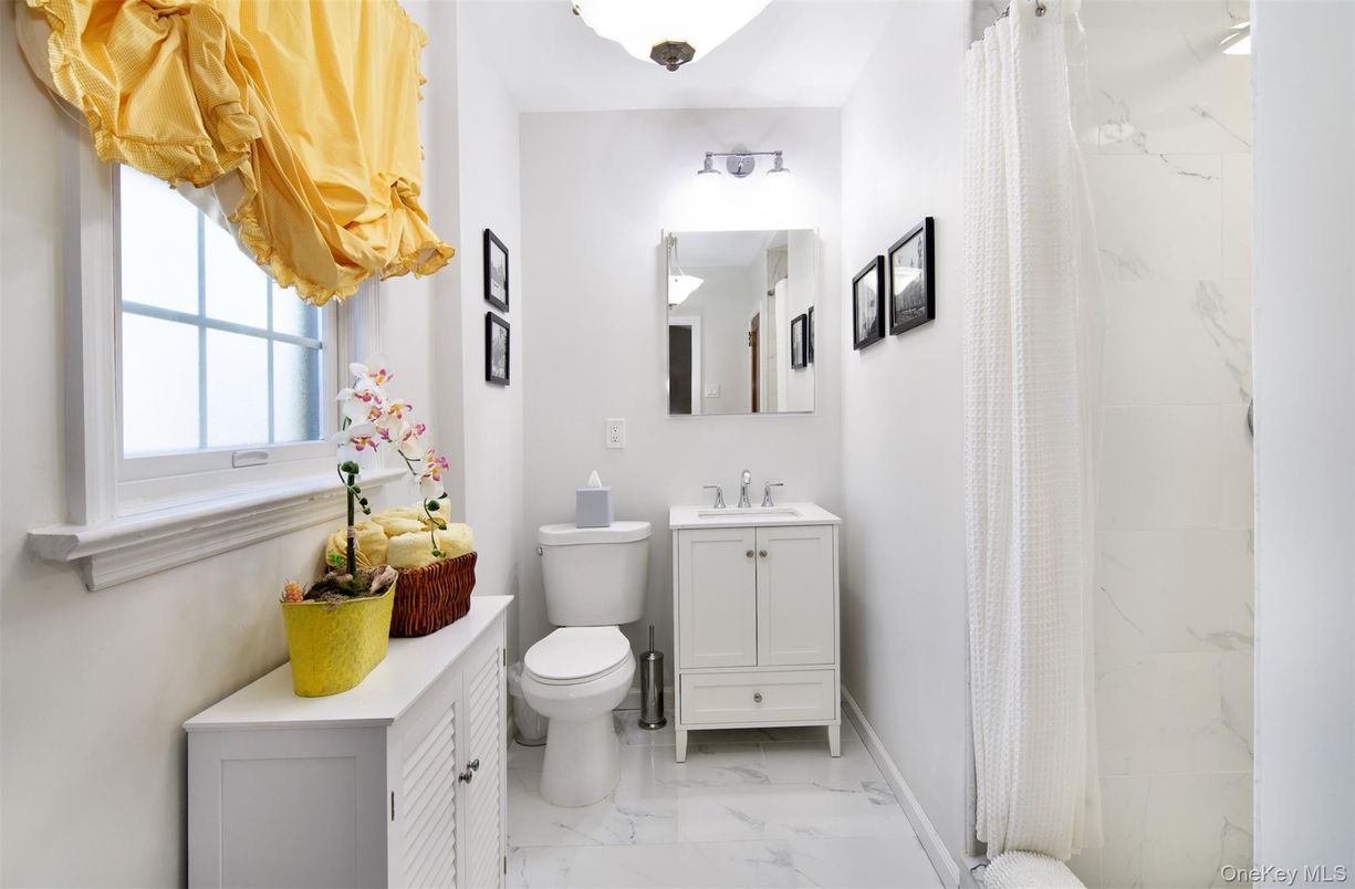 Bathroom, Interior, Marble, Marble Walls