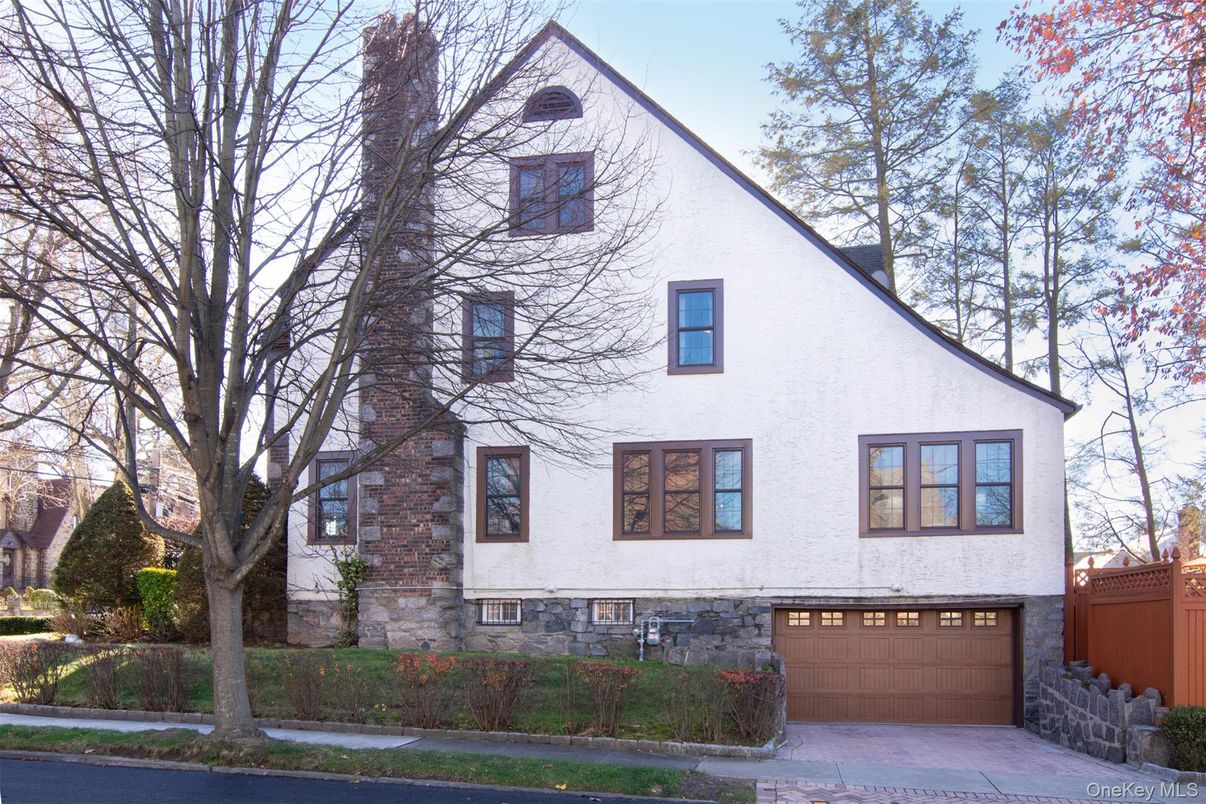 Attached, Exterior, Facade, A Frame