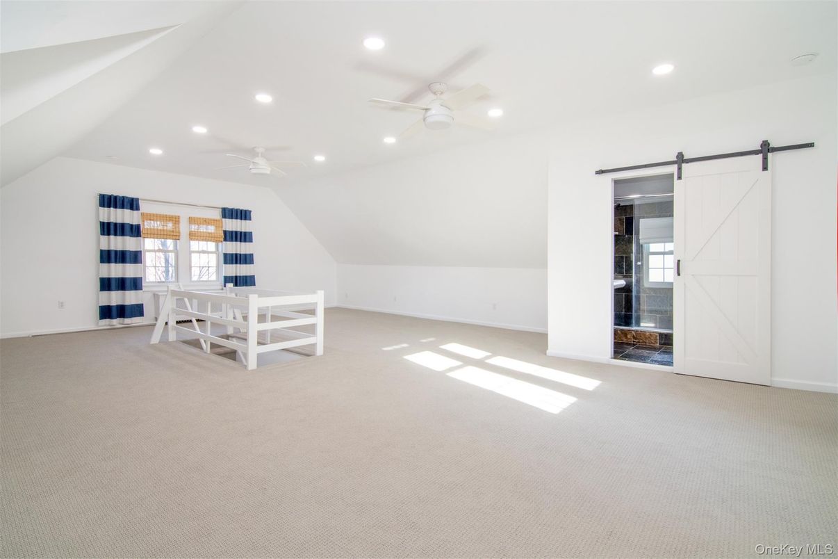 Dining room, Empty room, Interior, Recessed Lighting