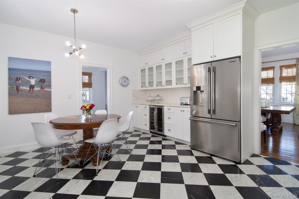 Dining room, Interior, Kitchen, Pendant Lights, Stainless Steel Appliances
