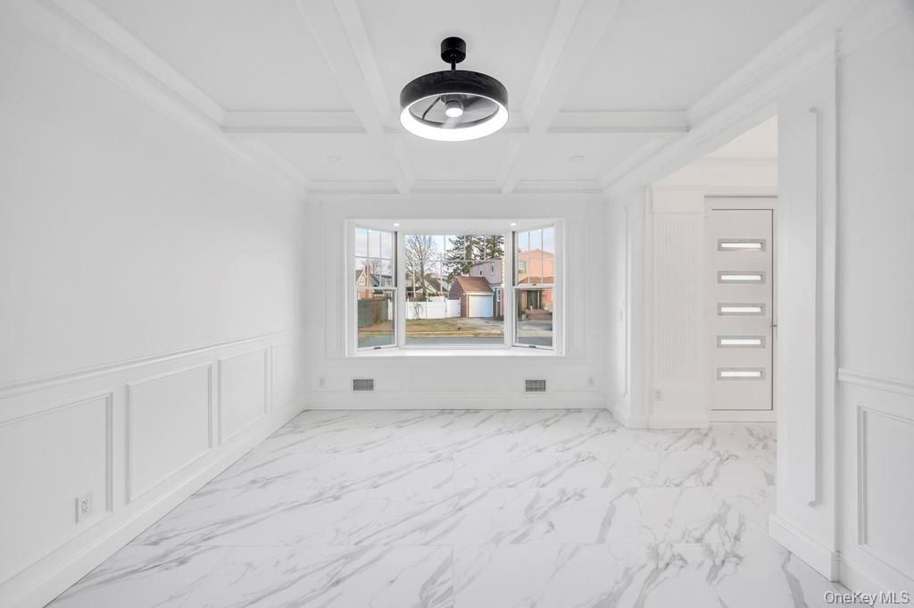 Empty room, Interior, Marble, Recessed Lighting