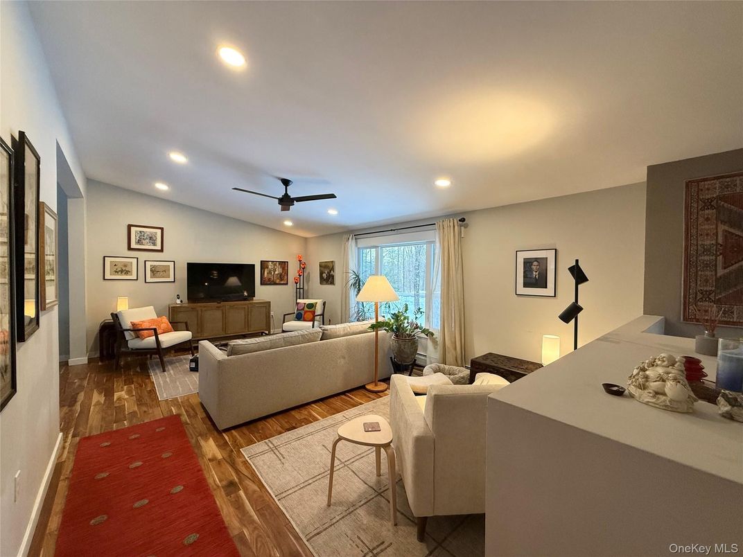 Interior, Living room, Recessed Lighting, Wood Texture Flooring