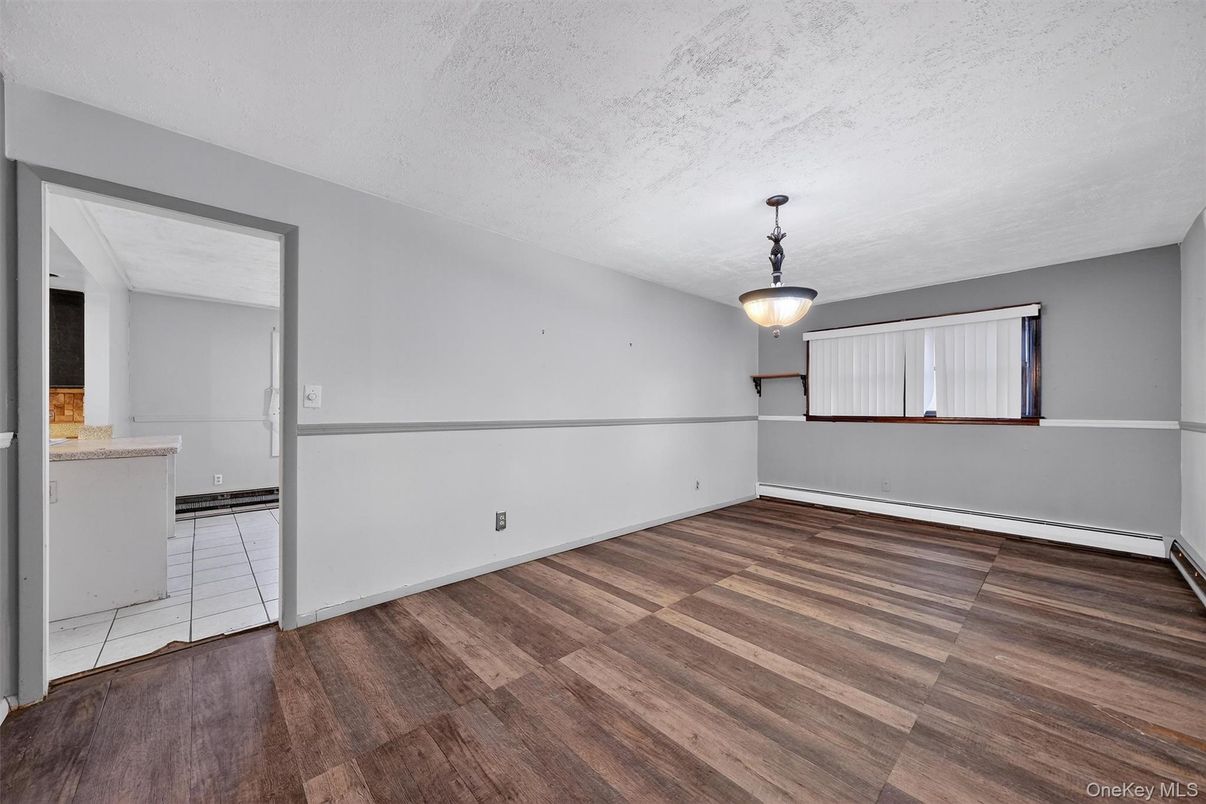 Empty room, Interior, Pendant Lights, Wood Texture Flooring