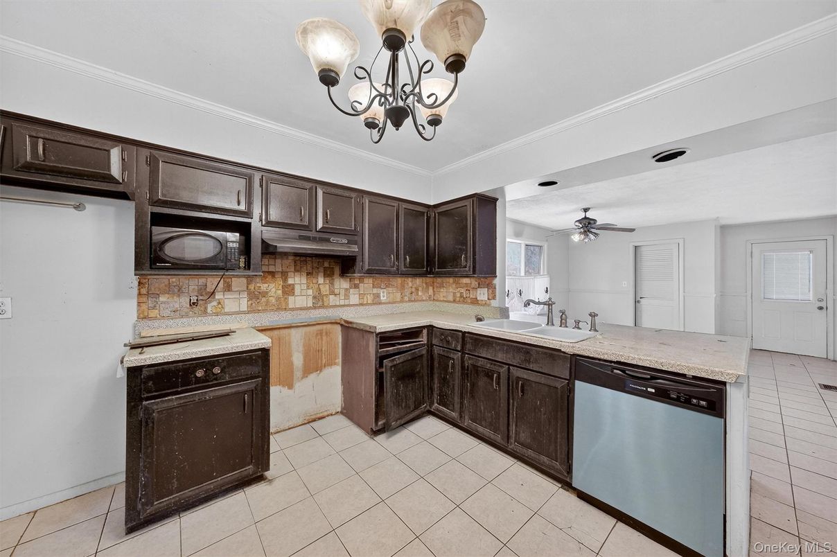 Chandelier, Interior, Kitchen