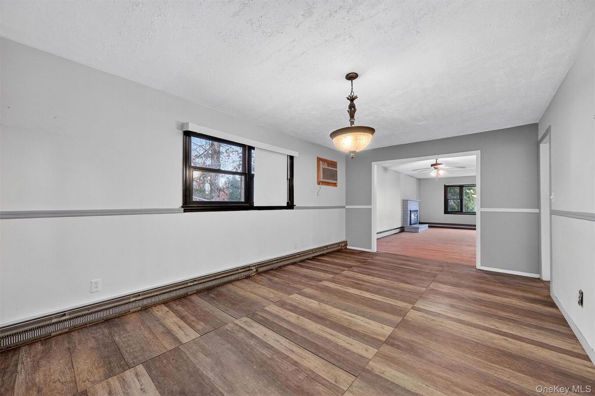 Empty room, Interior, Pendant Lights, Wood Texture Flooring