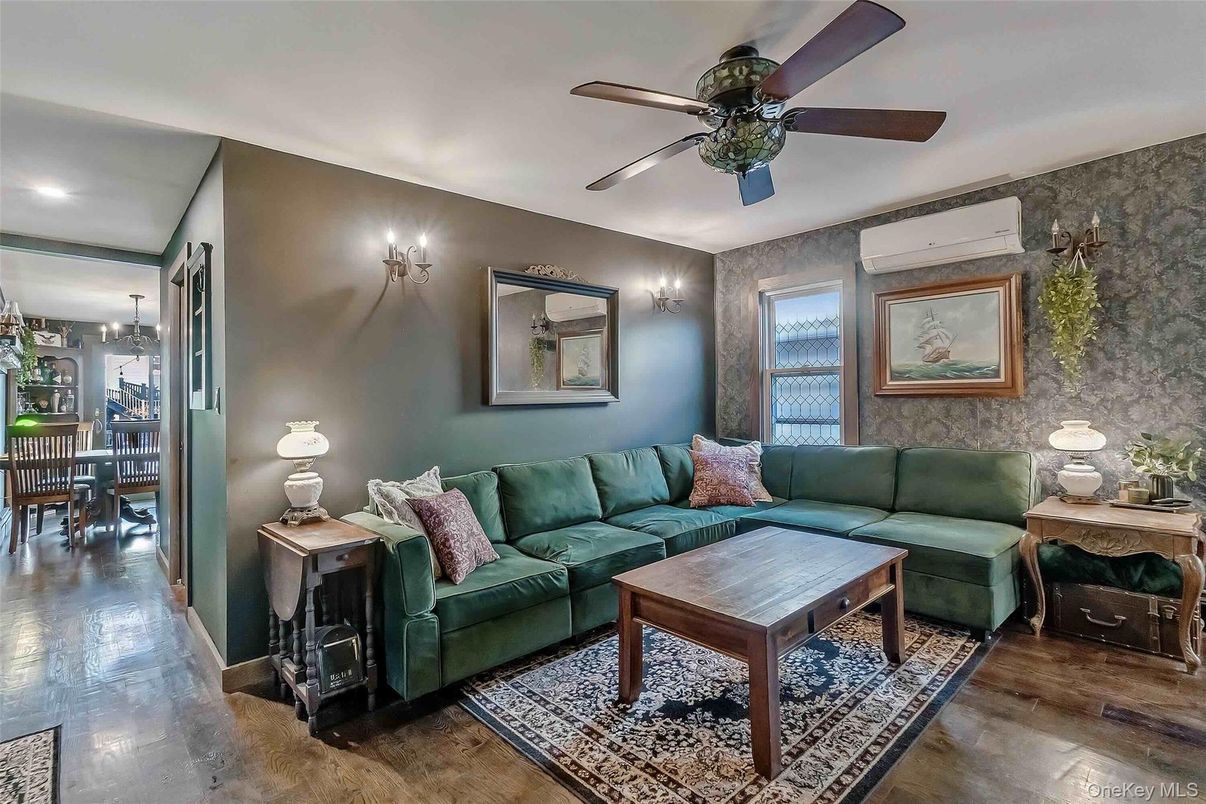 Dining room, Interior, Living room, Recessed Lighting, Wood Texture Flooring