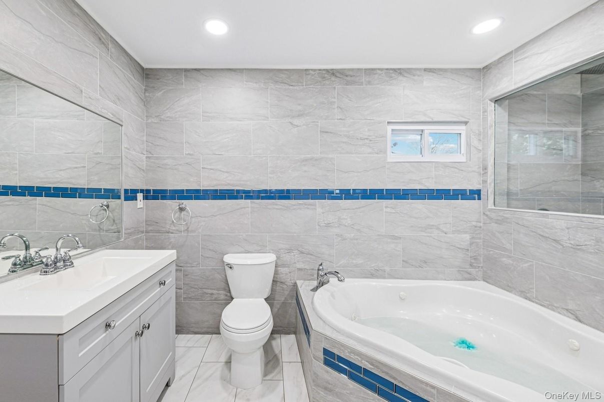 Bathroom, Interior, Marble, Marble Walls, Recessed Lighting