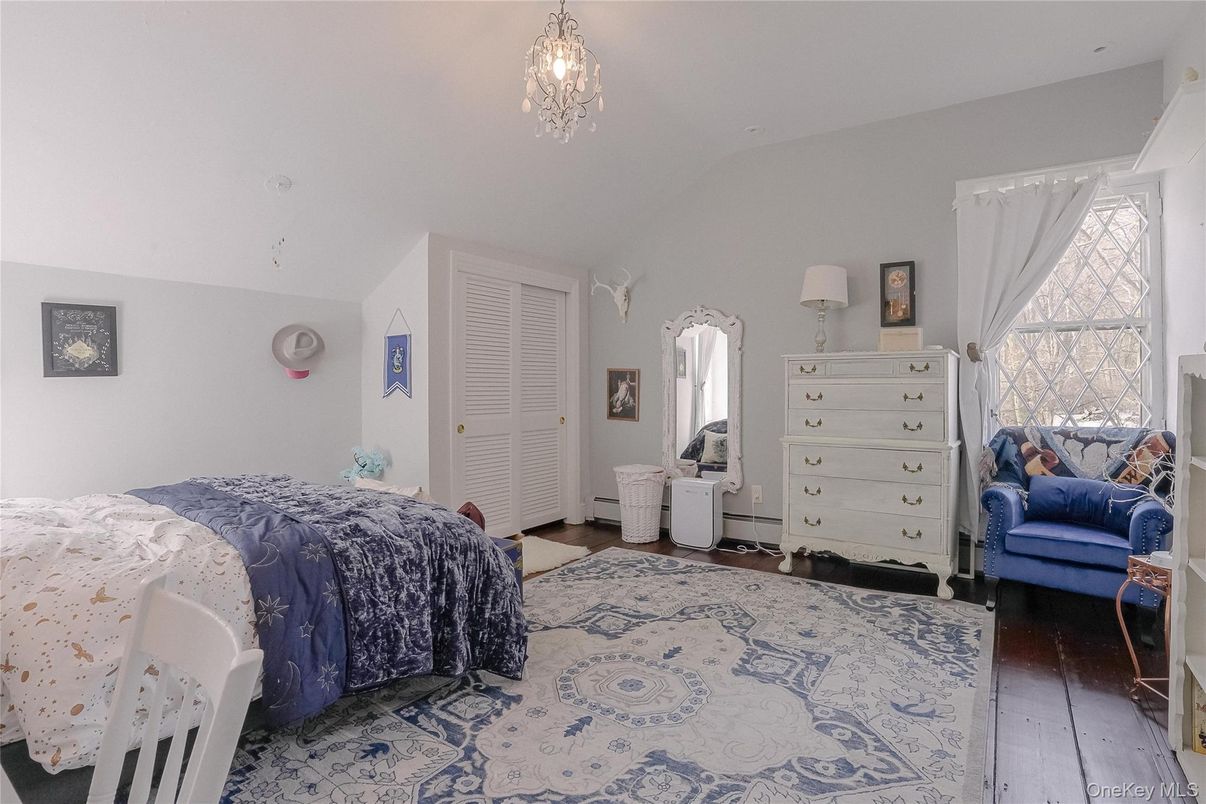 Bedroom, Interior, Pendant Lights, Wood Texture Flooring