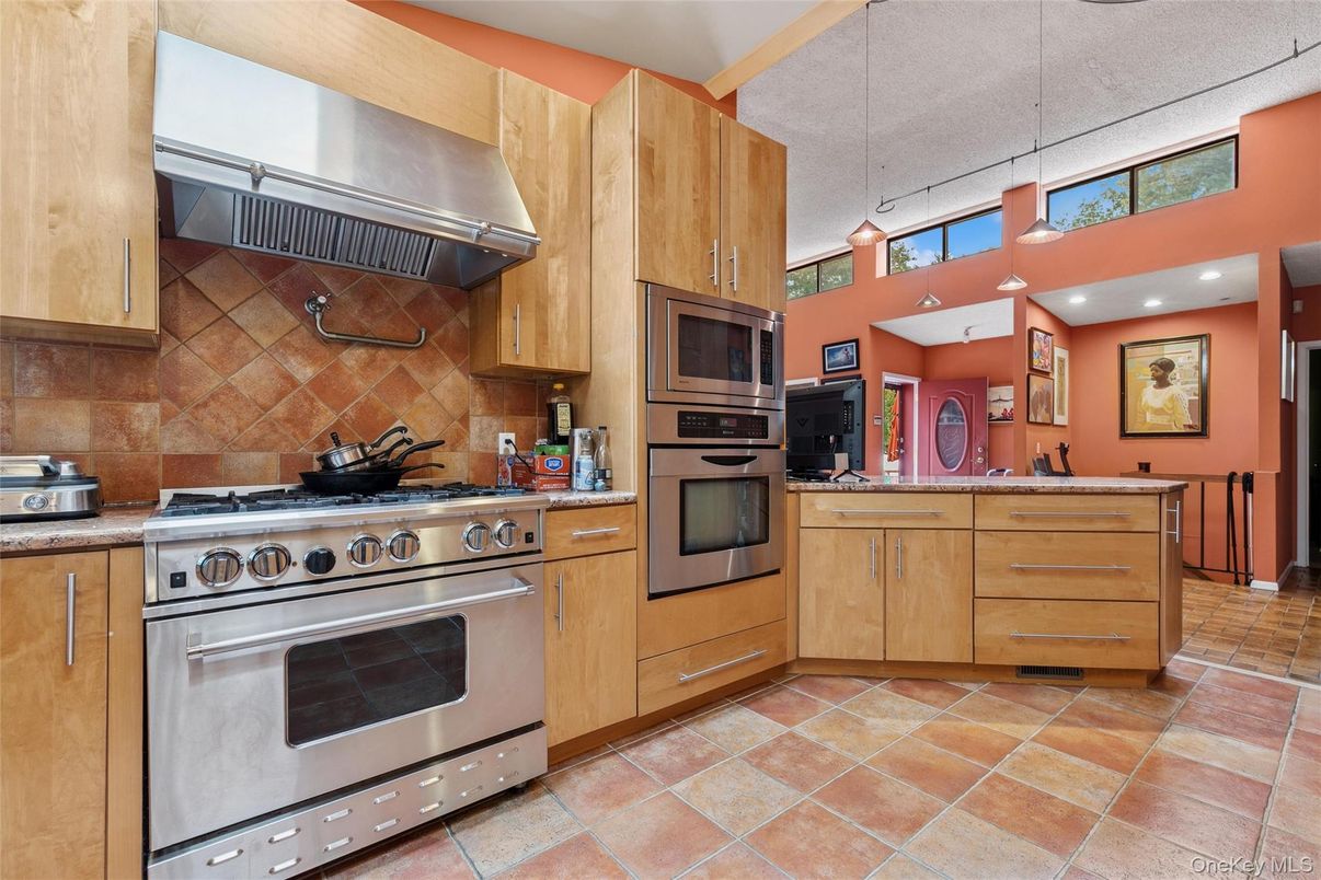 Interior, Kitchen, Pendant Lights, Recessed Lighting, Stainless Steel Appliances