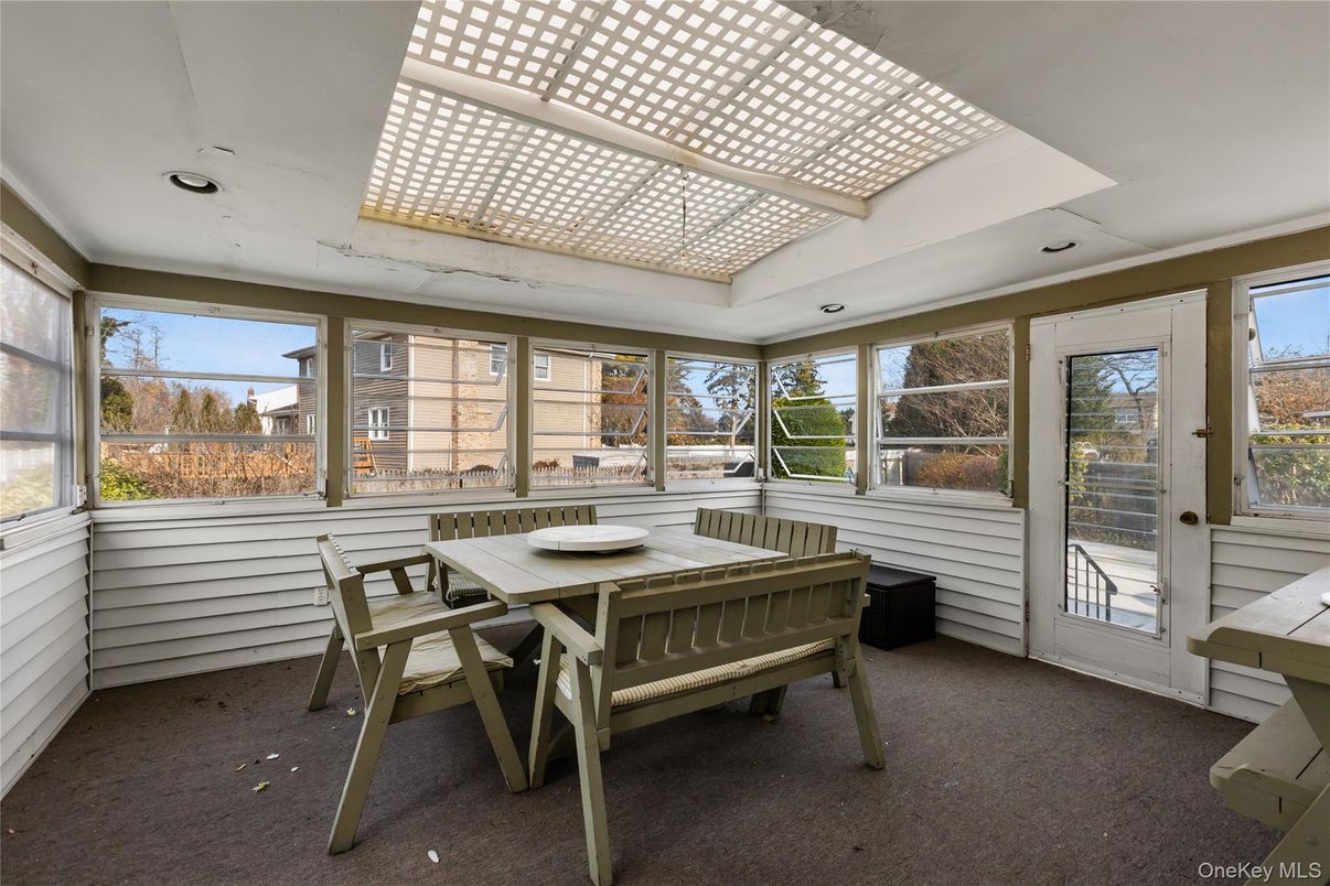 Dining room, Interior, Recessed Lighting, Sun Room