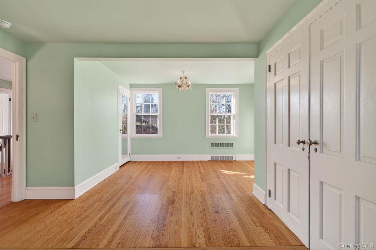 Chandelier, Empty room, Interior, Wood Texture Flooring