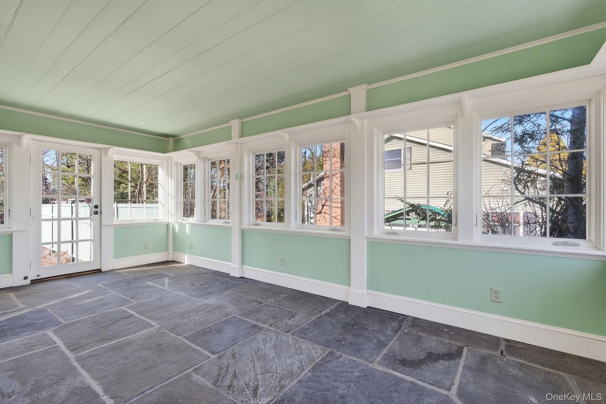 Empty room, Interior, Sun Room
