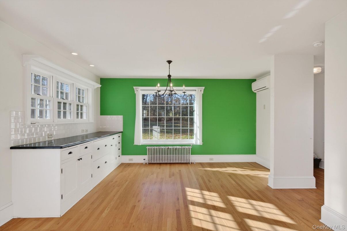Empty room, Interior, Pendant Lights, Recessed Lighting, Wood Texture Flooring