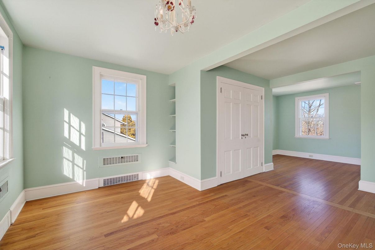 Chandelier, Empty room, Interior, Wood Texture Flooring