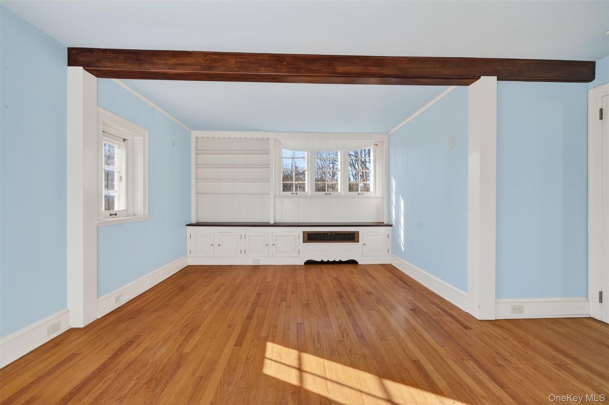 Empty room, Interior, Wooden Beams, Wood Texture Flooring