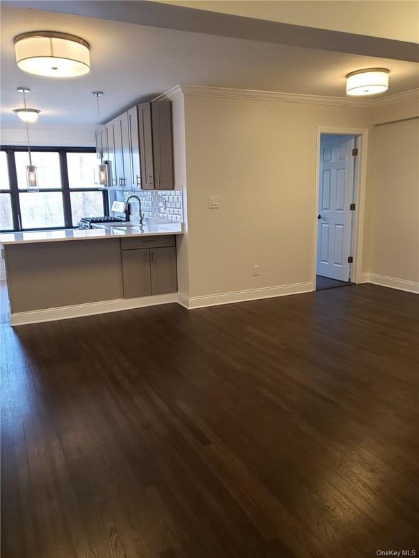 Interior, Kitchen, Pendant Lights, Wood Texture Flooring