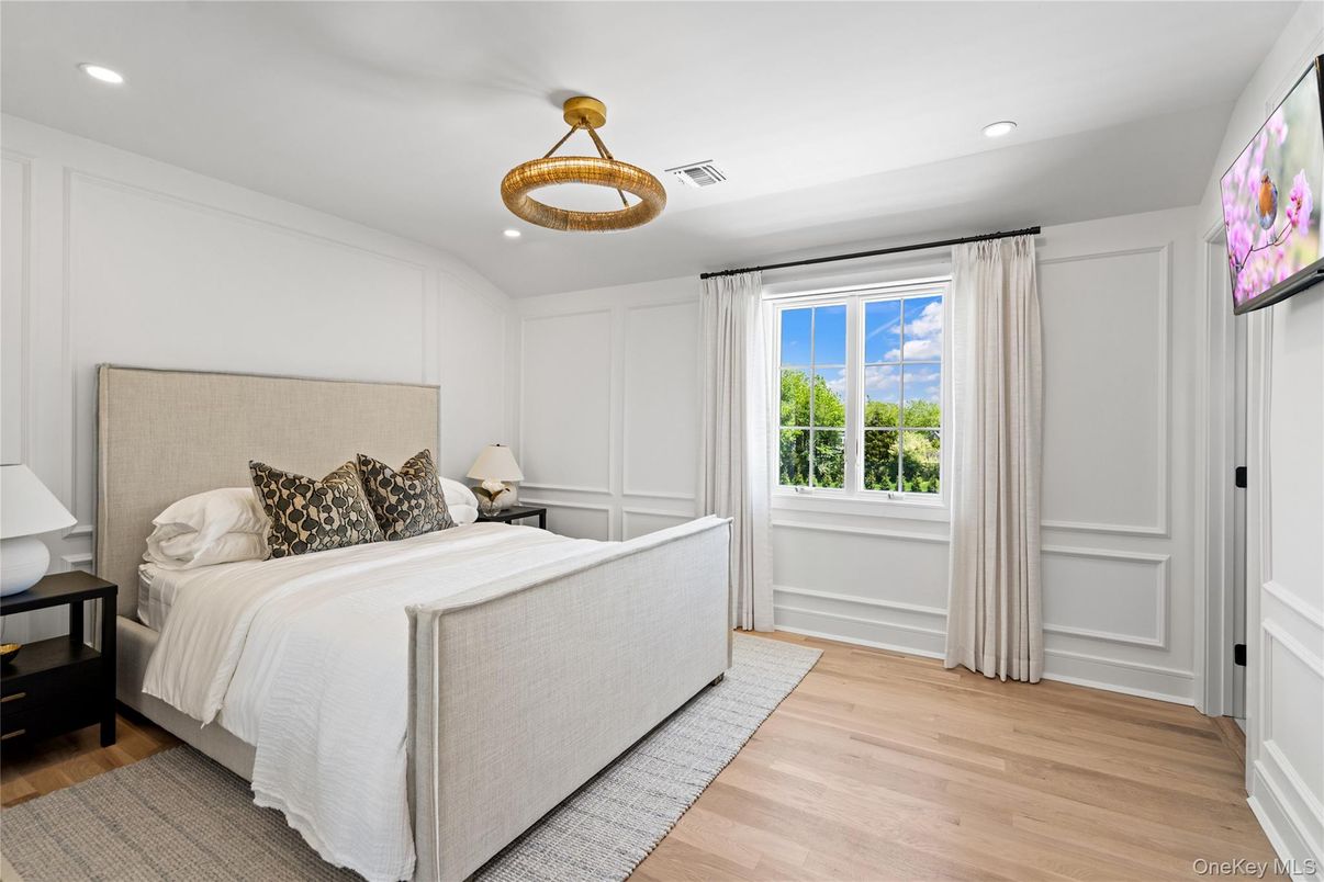 Bedroom, Interior, Pendant Lights, Recessed Lighting, Wood Texture Flooring