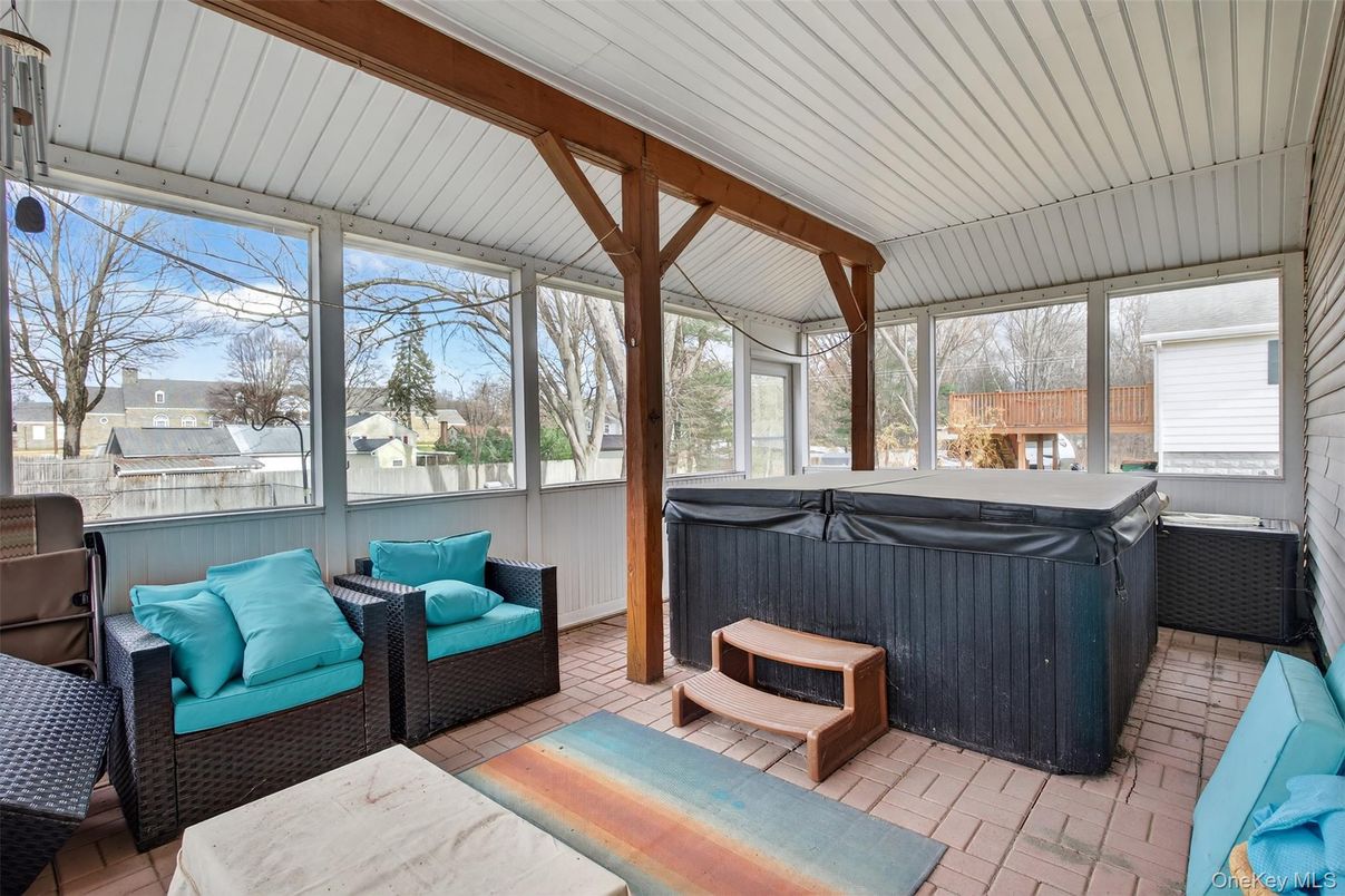 Hot Tub, Interior, Sun Room