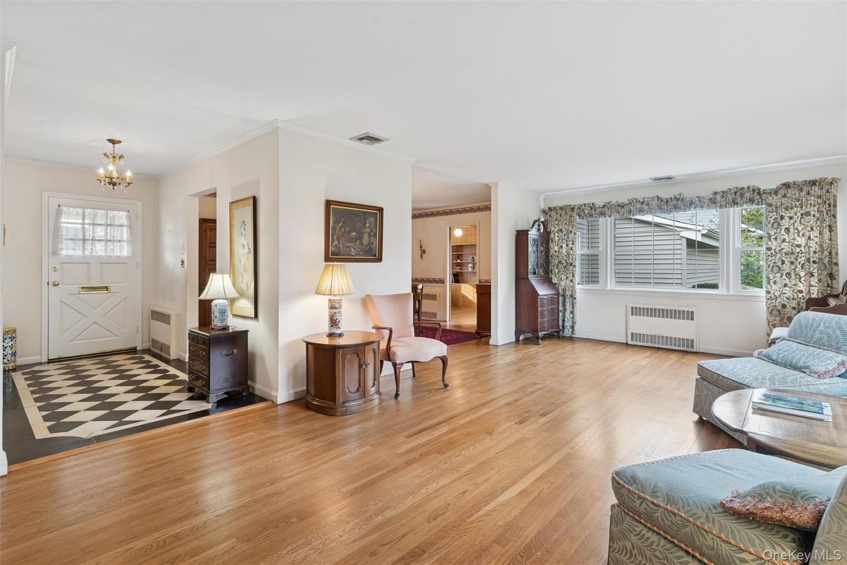 Chandelier, Interior, Wood Texture Flooring