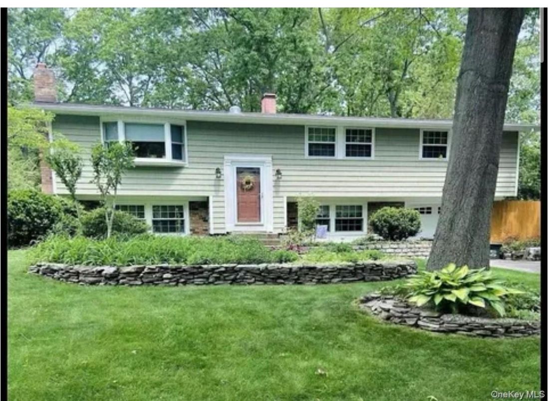 Backyard, Exterior, Facade, Raised Ranch