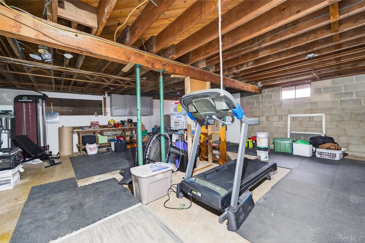 Fitness Equipment, Interior, Wooden Beams