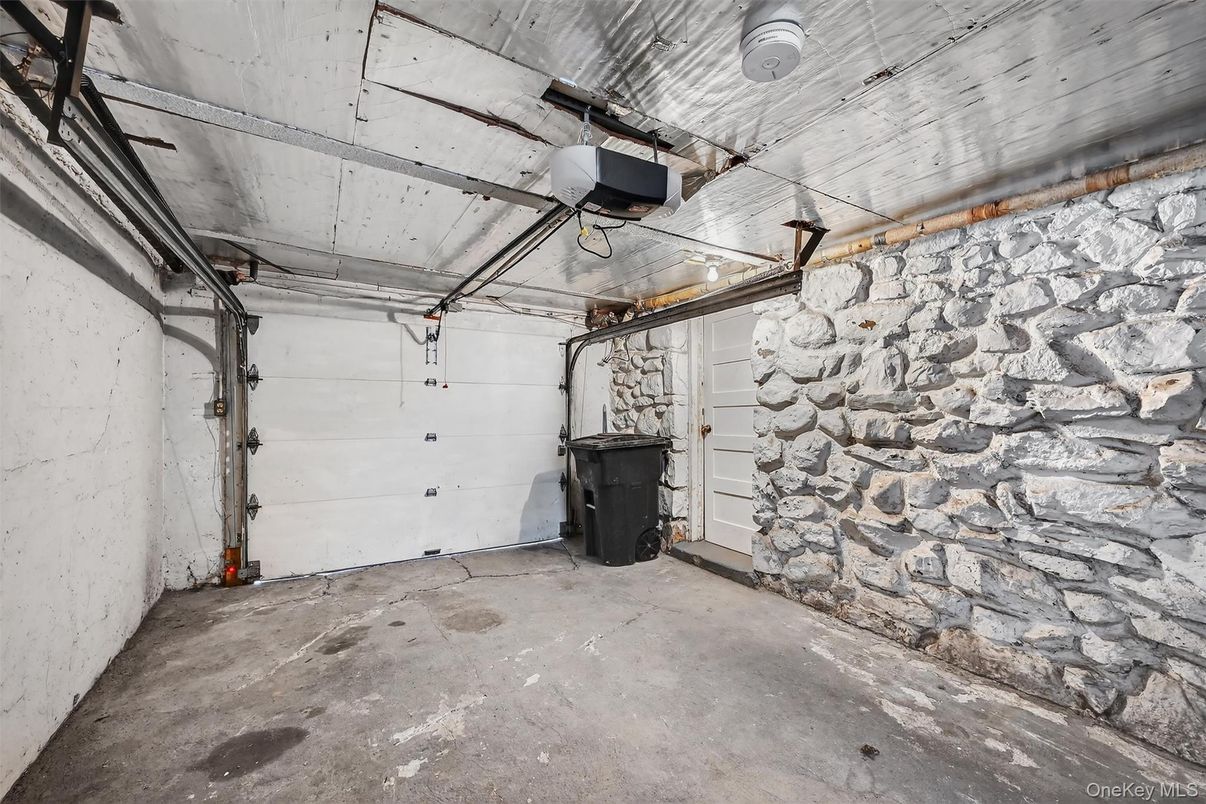 Garage, Interior, Stone Walls