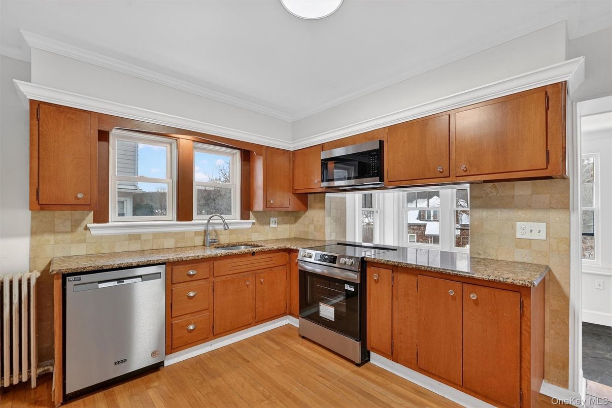 Interior, Kitchen, Stainless Steel Appliances, Wood Texture Flooring