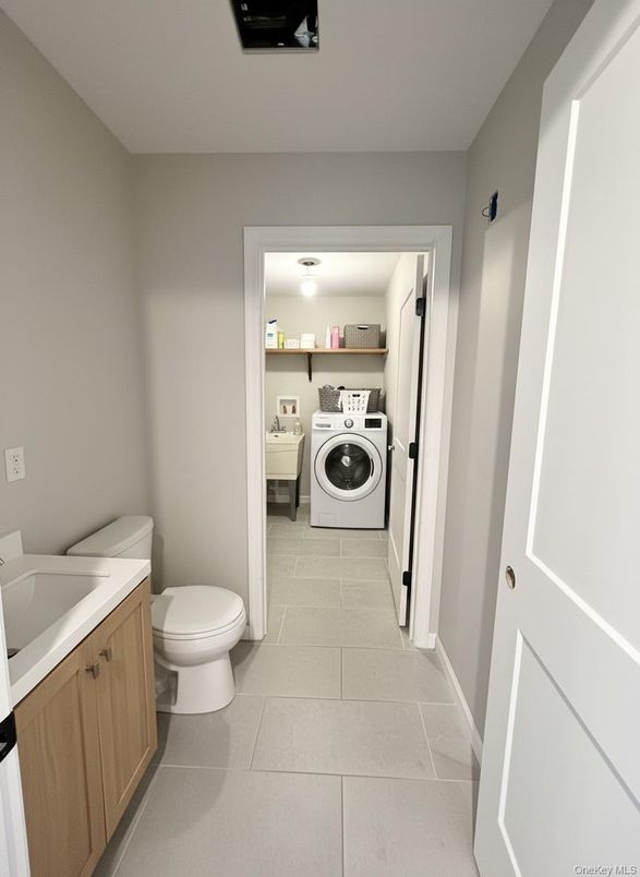 Bathroom, Interior, Utility Closets, Washer