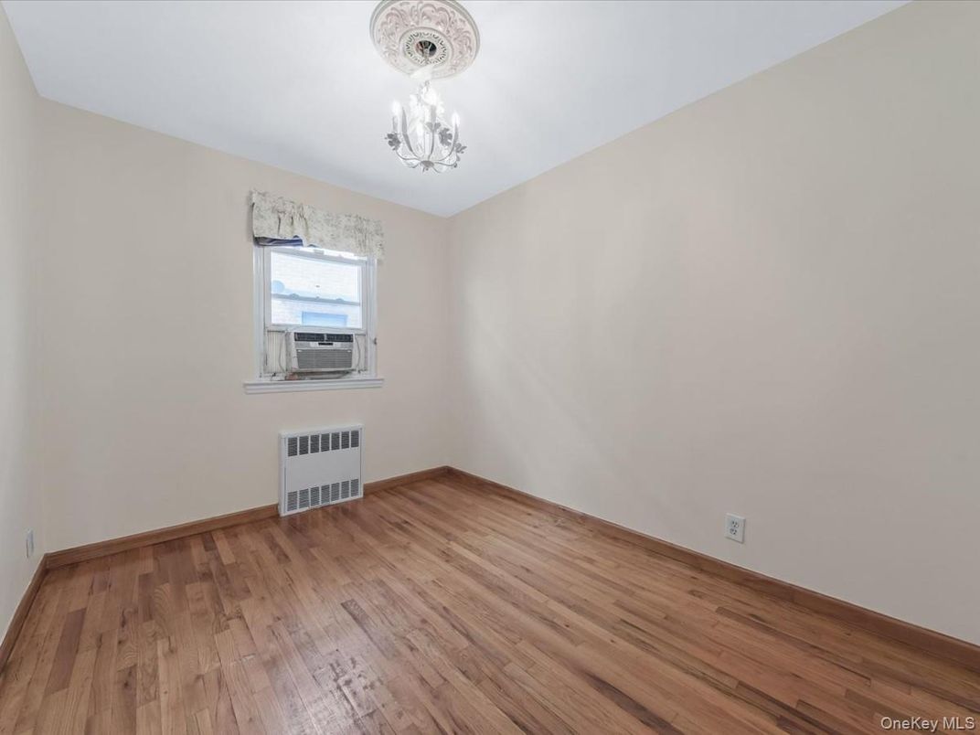Chandelier, Empty room, Interior, Wood Texture Flooring