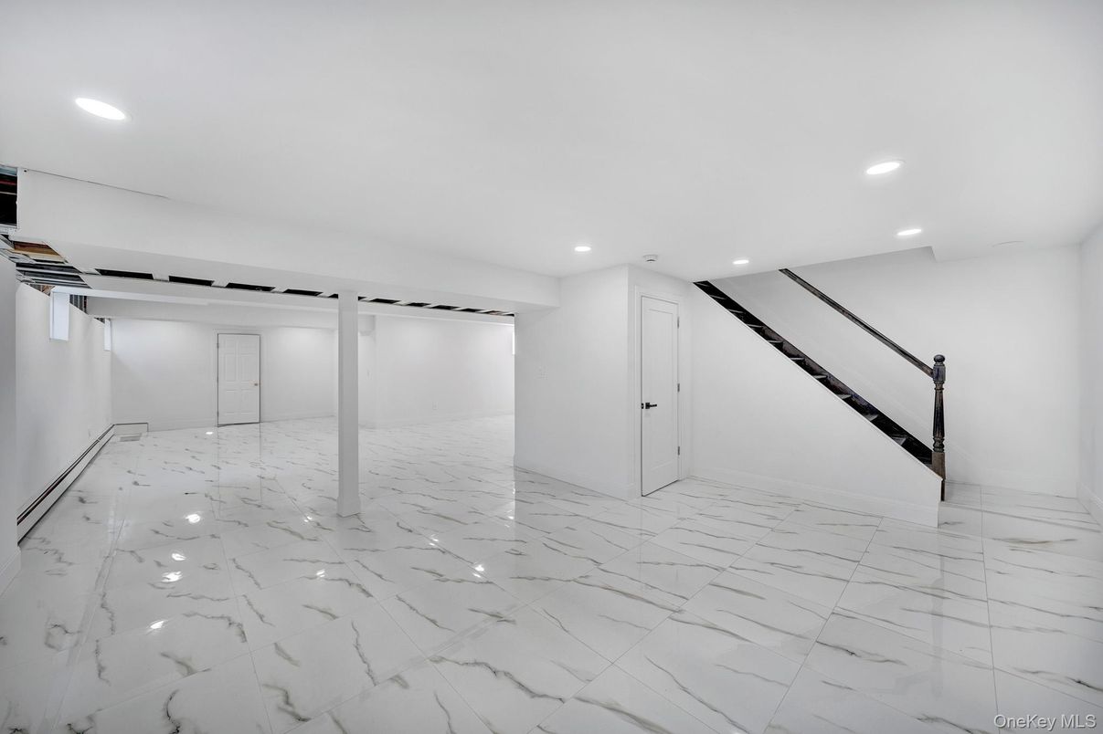 Empty room, Interior, Marble, Recessed Lighting