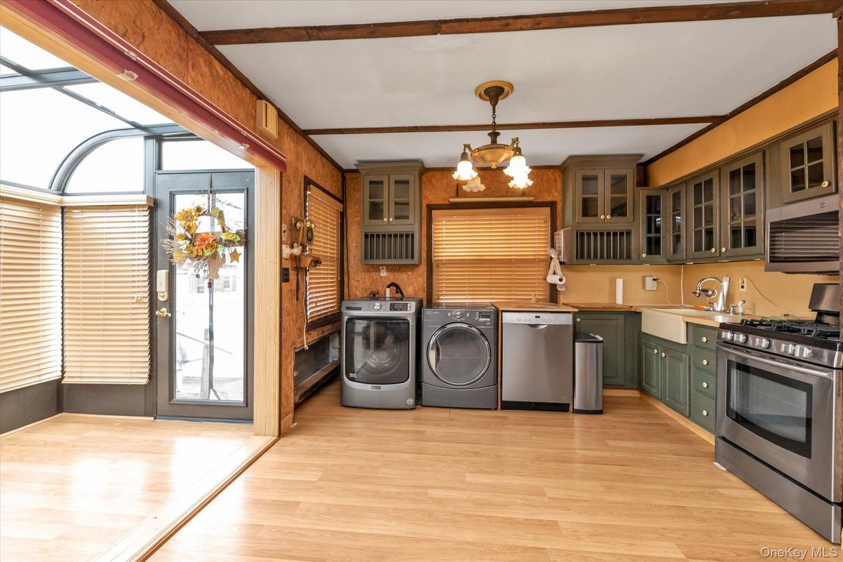 Interior, Kitchen, Stainless Steel Appliances, Washer, Wood Texture Flooring