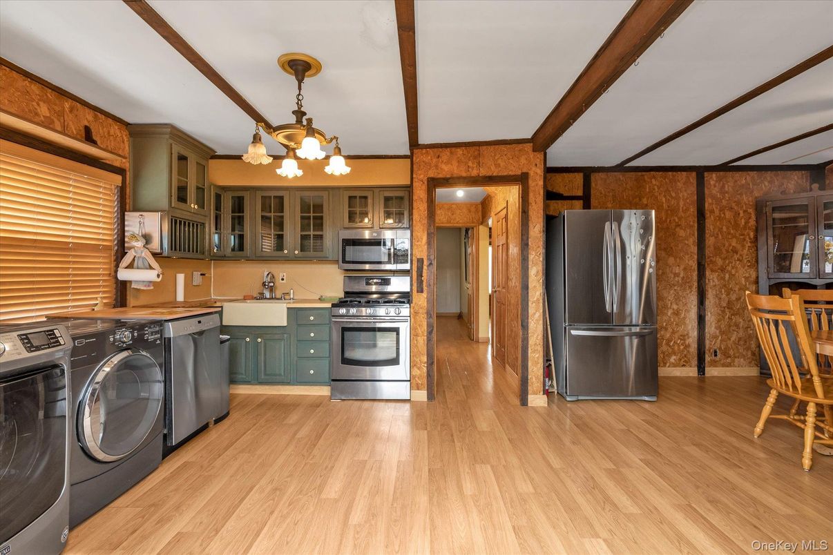 Chandelier, Interior, Kitchen, Stainless Steel Appliances, Washer, Wood Texture Flooring