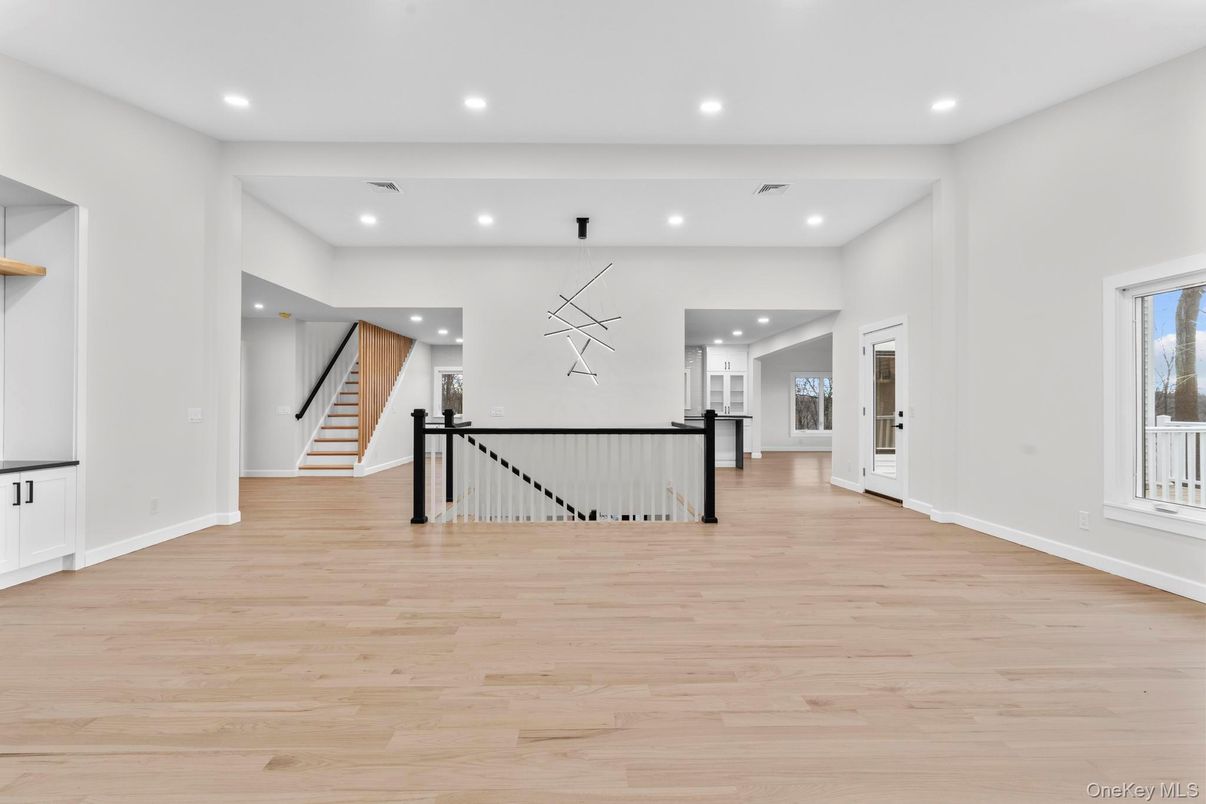 Interior, Recessed Lighting, Wood Texture Flooring