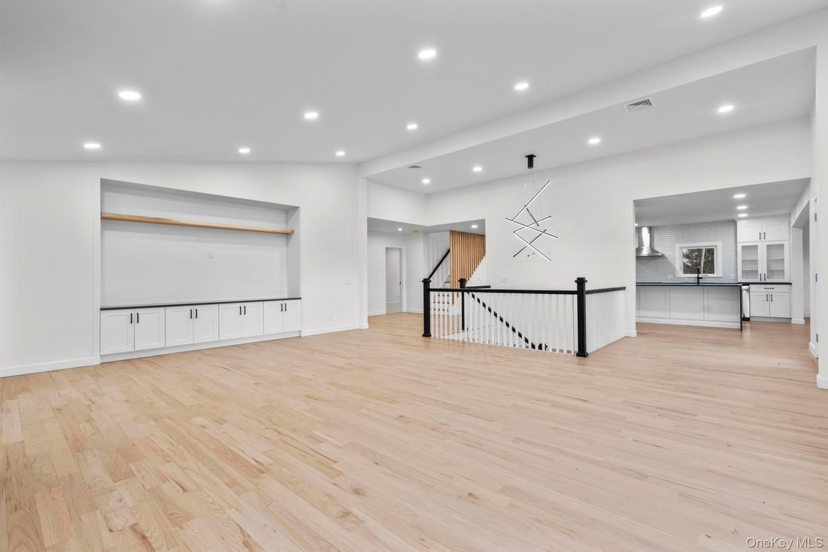 Interior, Recessed Lighting, Wood Texture Flooring