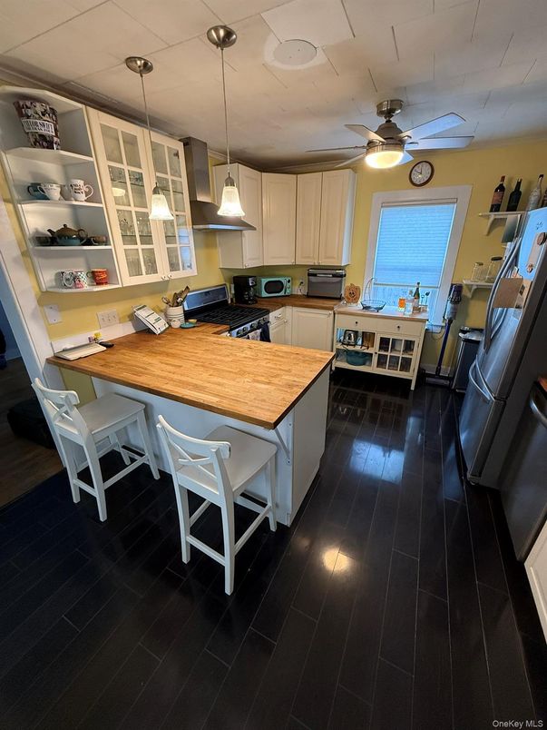 Interior, Kitchen, Pendant Lights, Wood Texture Flooring