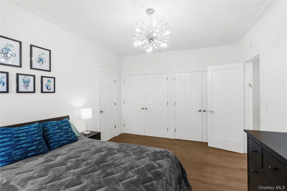 Interior, Pendant Lights, Wood Texture Flooring