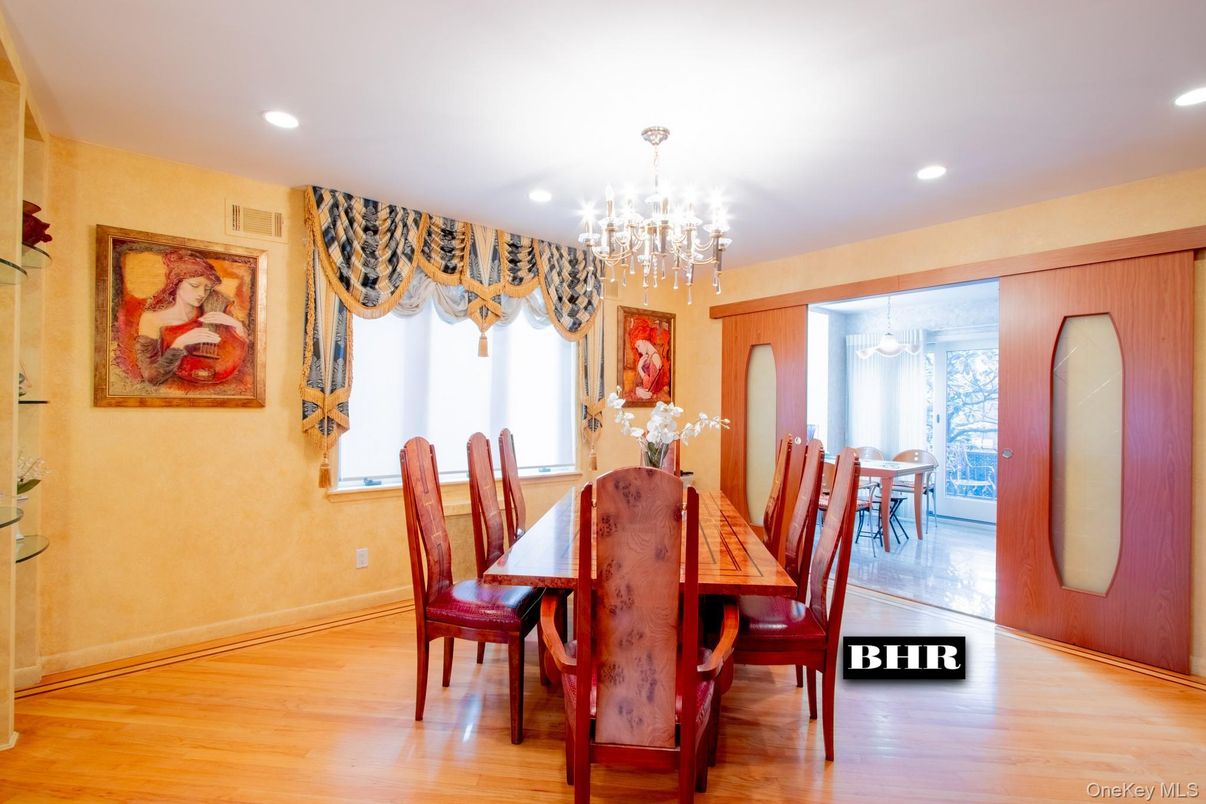 Chandelier, Dining room, Interior, Recessed Lighting, Wood Texture Flooring