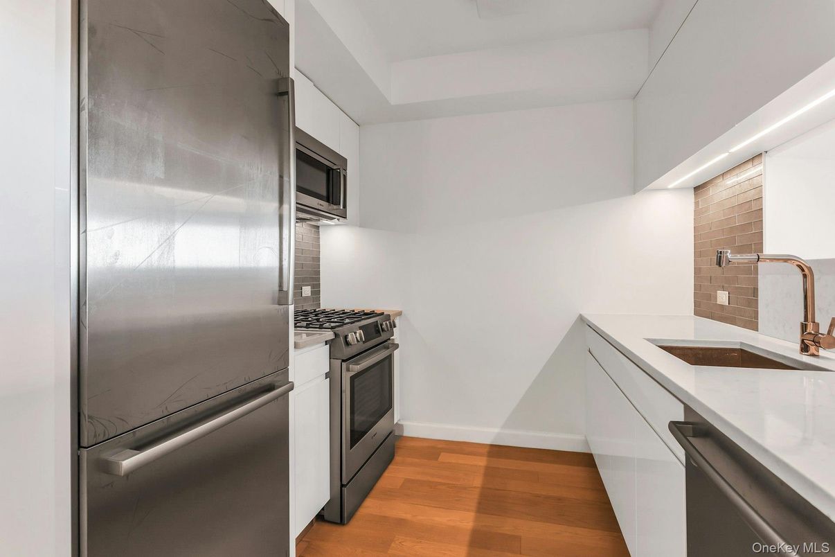 Interior, Kitchen, Stainless Steel Appliances, Wood Texture Flooring