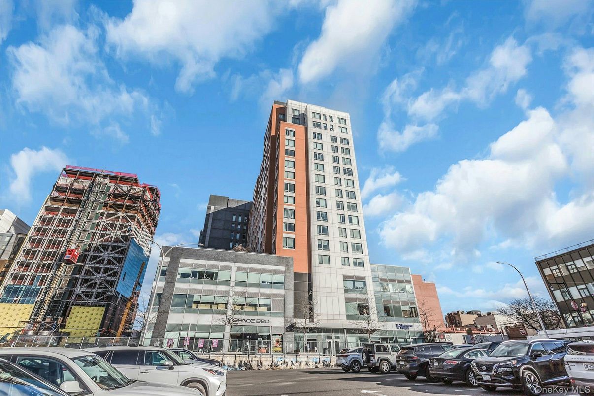 Exterior, Facade, Highrise